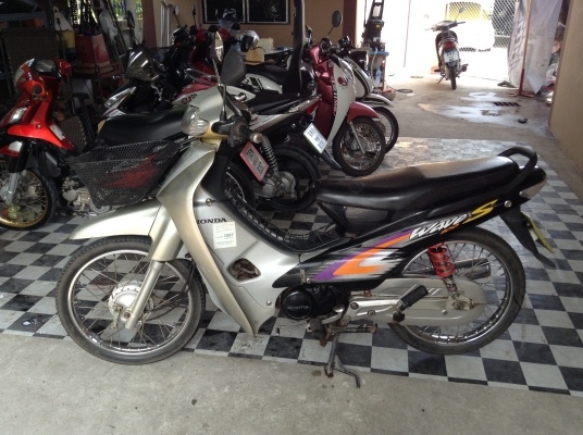 ขาย!!!เวฟ100 รถเครื่องดีคับ ขับขี่ดี มีเล่มทะเบียนครบ ภาษีไม่หมด