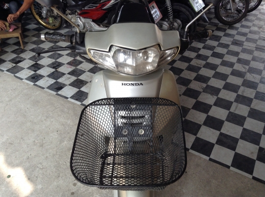 ขาย!!!เวฟ100 รถเครื่องดีคับ ขับขี่ดี มีเล่มทะเบียนครบ ภาษีไม่หมด