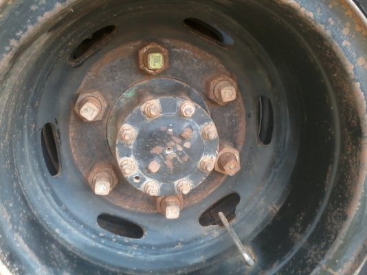 อีแต่นขายพร้อมเครื่อง 14 แรง เฟืองท้ายใหญ่/เกียร์2ลูก แชทซีหน้า5 โทร 081-0745778