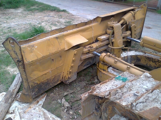 รถแทรคเตอร์ตีนตะขาบ CAT D4H รถสวย มีทะเบียนครบ