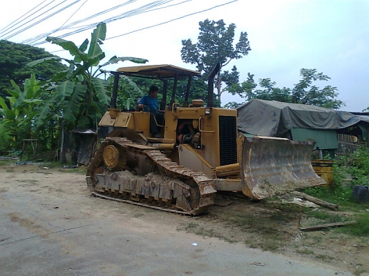 รถแทรคเตอร์ตีนตะขาบ CAT D4H รถสวย มีทะเบียนครบ