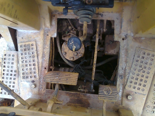 รถแทรคเตอร์ตีนตะขาบ CAT D4H รถสวย มีทะเบียนครบ