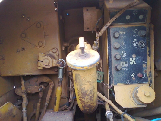 รถแทรคเตอร์ตีนตะขาบ CAT D4H รถสวย มีทะเบียนครบ