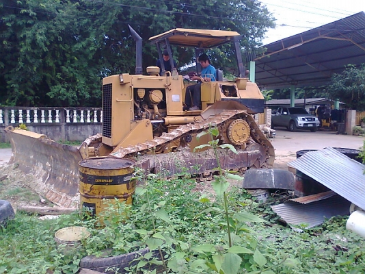 รถแทรคเตอร์ตีนตะขาบ CAT D4H รถสวย มีทะเบียนครบ