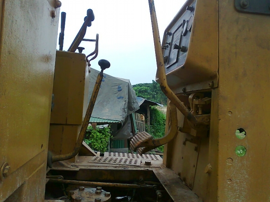 รถแทรคเตอร์ตีนตะขาบ CAT D4H รถสวย มีทะเบียนครบ