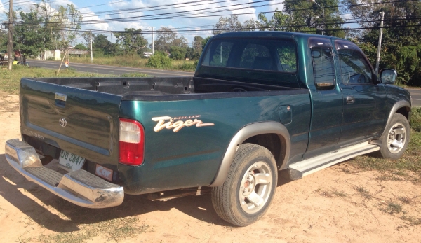 TOYOTA HILUX TIGER EXTRACAB GL 2.5 MT ปี 99 เครื่องแห้งแรงดีไม่มีเยิ้ม ภายในเก๋งคอนโซลสวย แอร์เย็น พวงมาลัยเพาเวอร์ กระบะปูพื้นยางลายเนอร์ครบแล้ว ช่วงล่างคัชซีสวยเดิมๆ ยางสภาพดี 4 เส้นประมาณ 70\% พร้อมใช้งานได้เลย เอกสารทะเบียนครบพร้อมโอน ราคาต่อรองได้ครับ