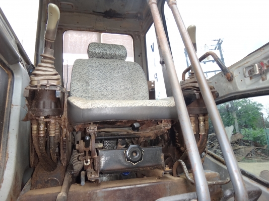 ขายด่วน รถแบคโฮ SUMITOMO เก๋งเทาพร้อมใช้งาน ขายด่วน รถแบคโฮ SUMITOMO เก๋งเทาพร้อมใช้งาน