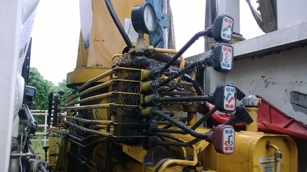 รถบรรทุก 6 ล้อติดเครน ยี่ห้อ HINO ติดเครน 5 ตัน 220 แรงม้า