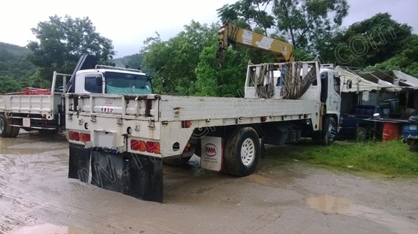 รถบรรทุก 6 ล้อติดเครน ยี่ห้อ HINO ติดเครน 5 ตัน 220 แรงม้า
