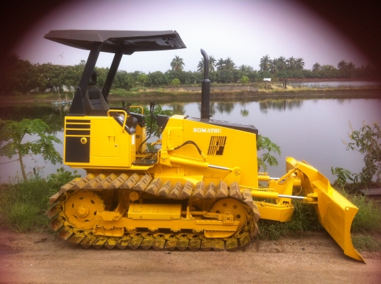 รถแทรคเตอร์ตีนตะขาบ  KOMATSU D20P-7E  เก่าในสภาพเก่านอก สวย ใบมีดสไลด์ 6 ทิศทาง