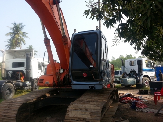 ขายอะใหล่ด่วน HITACHI EX200-3