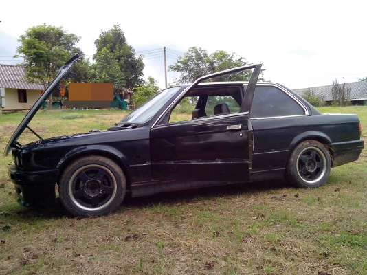 ขายbmw 318i สองประตู เครื่องsr20+lpg65000 ตามสภาพคับ