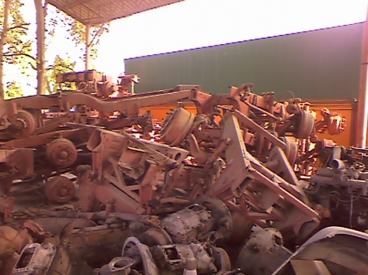 ขายคัสซีชุดคานหน้ามิตซูเเหนบเเละคัสซีชุดคานท้ายมิตซูมีทั้งเบรคเเห้งเเละน้ำราคารวม120000ถึง150000ไม่มีเล่มฟาดนะครับ