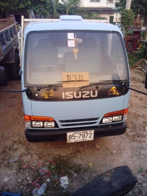 ขายรถบรรทุก NKR หัวการ์ตูน