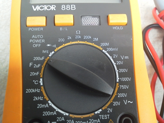 มัลติมิเตอร์ VICTOR 88A ตัวใหญ่หน้าปัดใหญ่ชัดเจนมากสภาพสวยพ่านการใช้งานมาน้อยมากเหมือนใหม่