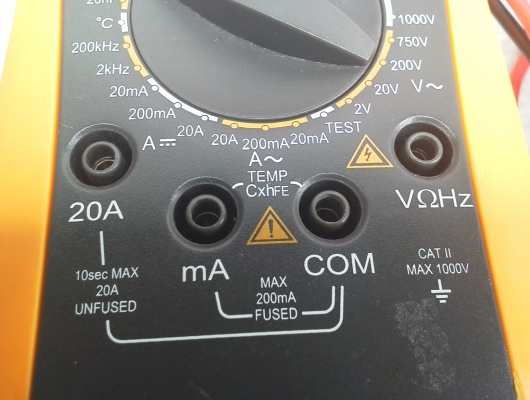 มัลติมิเตอร์ VICTOR 88A ตัวใหญ่หน้าปัดใหญ่ชัดเจนมากสภาพสวยพ่านการใช้งานมาน้อยมากเหมือนใหม่