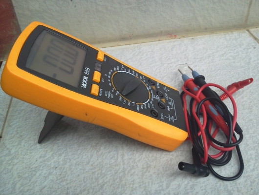 มัลติมิเตอร์ VICTOR 88A ตัวใหญ่หน้าปัดใหญ่ชัดเจนมากสภาพสวยพ่านการใช้งานมาน้อยมากเหมือนใหม่