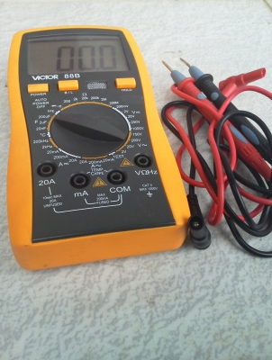 มัลติมิเตอร์ VICTOR 88A ตัวใหญ่หน้าปัดใหญ่ชัดเจนมากสภาพสวยพ่านการใช้งานมาน้อยมากเหมือนใหม่