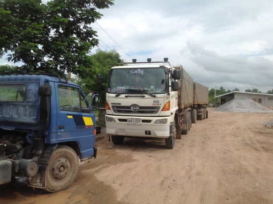 พ่วง  22  ล้อ   ฮีโน่  ซีรี่ 500  จดทะเบียน  ปี   15  มกราคม  2553    กระบะ สามมิตร แท้ ๆ