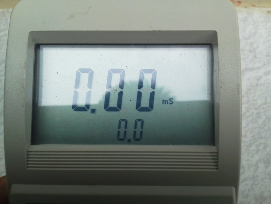 เครื่องมือวัดค่าความนำไฟฟ้า CONDUCTIVITY METER พร้อมบอกอุณหภูมิหน้าจอใหญ่มองชัดเจน