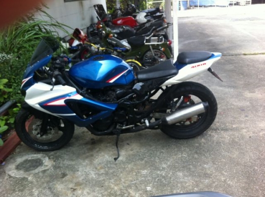 ขาย GSX400 ทะเบียนแท้ พรบ ครบ ภาษีหมด57 แฟริ่งK5 ไมล์ดิจิต้อล มีคลิบให้ดูครับ line มาเลยครับ