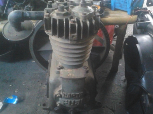 ขายปั๊มลม FUJI EARTH 5แรง สองสูบของญี่ปุ่น ขายปั๊มลม FUJI EARTH 5แรง สองสูบของญี่ปุ่น