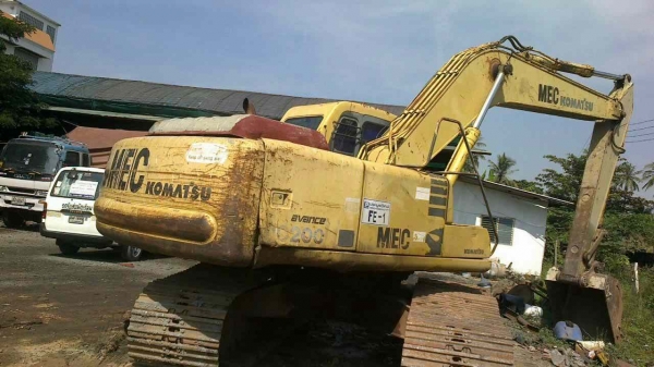 ขายรถแบคโฮ KOMATSU pc200-6 สภาพดีพร้อมใช้ไฟฟ้าครบ รถJAPANซีเรียลสูงเอกสารอินวอยท์ ขายรถแบคโฮ KOMATSU pc200-6 สภาพดีพร้อมใช้ไฟฟ้าครบ รถJAPANซีเรียลสูงเอกสารอินวอยท์