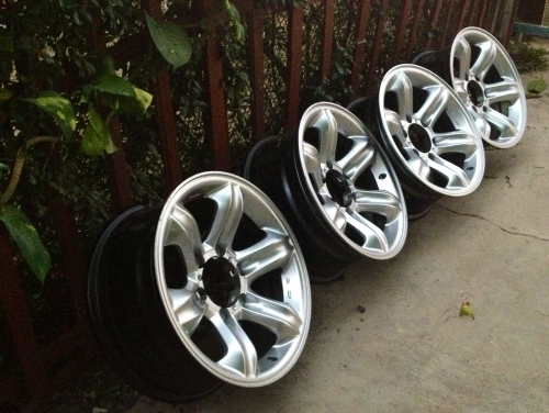 ล้อเล็บเหยี่ยว Enkei แท้ขอบ 16x7 กลึงดุมใส่โตโยต้ามา 2 วง อีก 2 วงดุมเดิมครับ