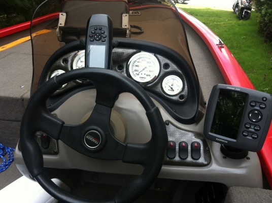 เรือ Bass Tracker Proteam 175TXW จาก USA สภาพดีมากครับ