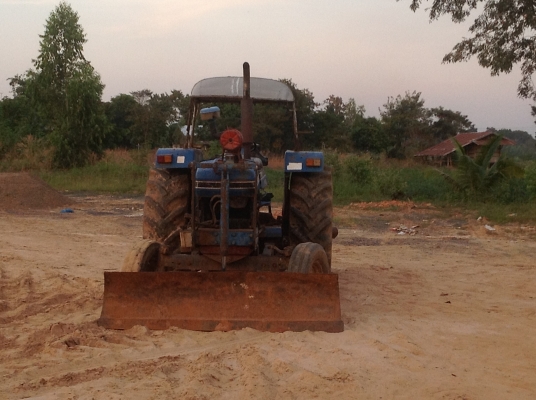 ขาย รถไถ Ford 6610  เสื้อลาย