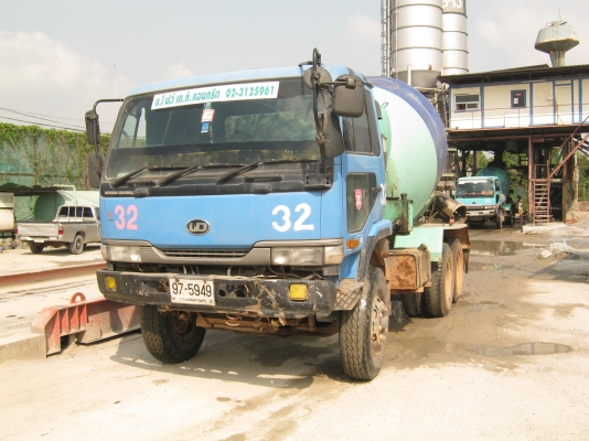 รถโม่ปูน ยี่ห้อ NISSAN รุ่น CW41MHR-E รถโม่ปูน ยี่ห้อ NISSAN รุ่น CW41MHR-E