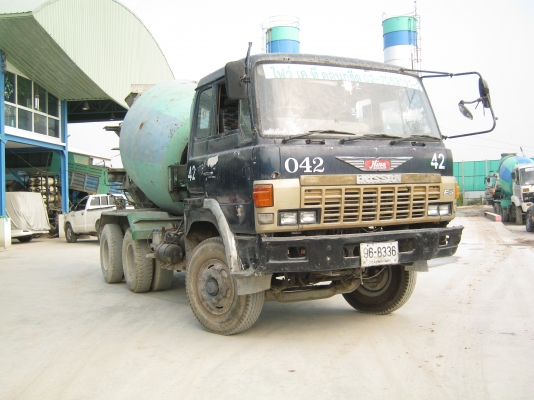 รถโม่ปูน ยี่ห้อ NISSAN รุ่น CW51H