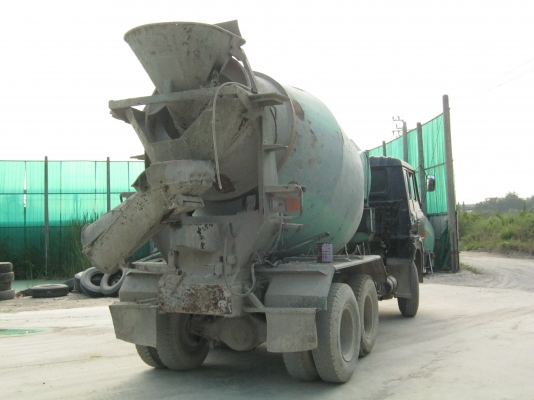 รถโม่ปูน ยี่ห้อ NISSAN รุ่น CW51H