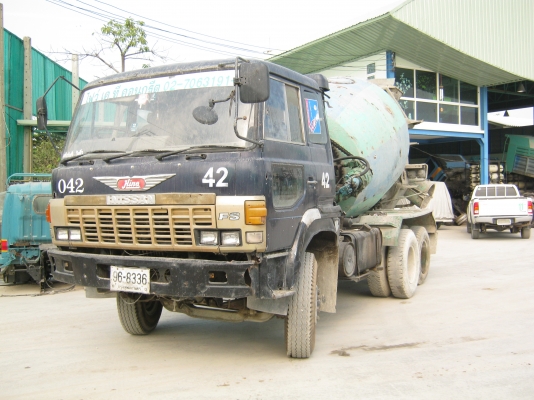 รถโม่ปูน ยี่ห้อ NISSAN รุ่น CW51H