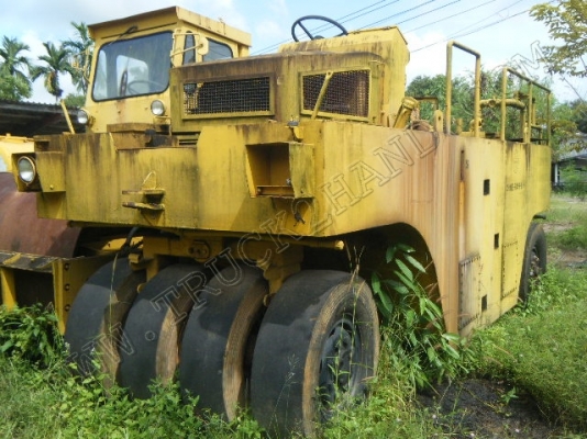 ประมูล - ขายทอดตลาด รถบดถนนล้อยาง ยี่ห้อ SING THAI รุ่น RRT910T