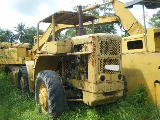 ประมูล - ขายทอดตลาด รถตักล้อยาง ยี่ห้อ CAT รุ่น 922B