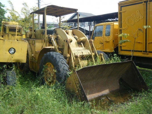 ประมูล - ขายทอดตลาด รถตักล้อยาง ยี่ห้อ CAT รุ่น 922B