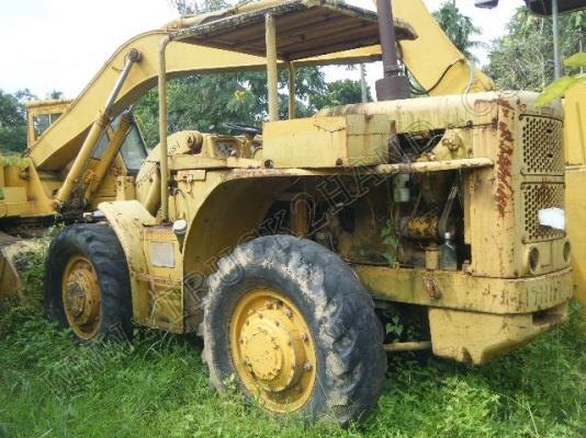 ประมูล - ขายทอดตลาด รถตักล้อยาง ยี่ห้อ CAT รุ่น 922B