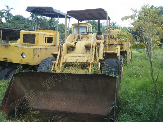 ประมูล - ขายทอดตลาด รถตักล้อยาง ยี่ห้อ CAT รุ่น 922B