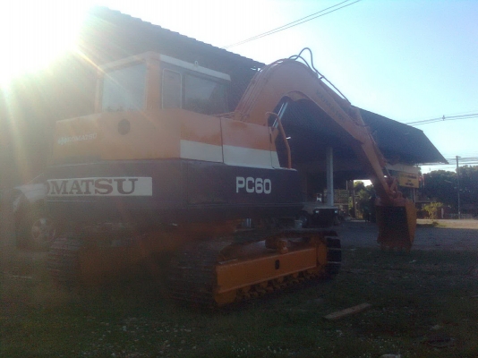 รถโคมัสสุ PC60 รุ่น 5 สภาพพร้อมใช้งานสนใจคุยราคากันได้