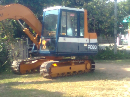 รถโคมัสสุ PC60 รุ่น 5 สภาพพร้อมใช้งานสนใจคุยราคากันได้