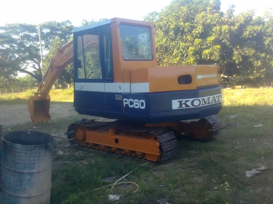 รถโคมัสสุ PC60 รุ่น 5 สภาพพร้อมใช้งานสนใจคุยราคากันได้