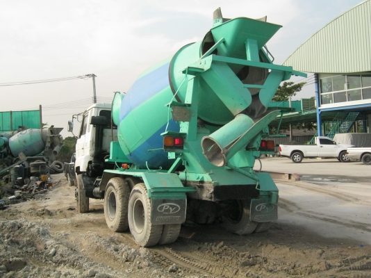 รถโม่ปูน ยี่ห้อ NISSAN รุ่น CW41M รถโม่ปูน ยี่ห้อ NISSAN รุ่น CW41M