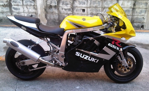 ขาย Gsx R Slingshot 750 ปี 94 ทะเบียน ราคา 89000