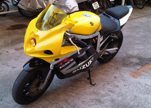 ขาย Gsx R Slingshot 750 ปี 94 ทะเบียน ราคา 89000