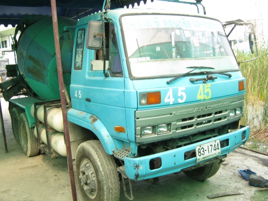 รถโม่ปูน ยี่ห้อ NISSAN รุ่น CW30MHR