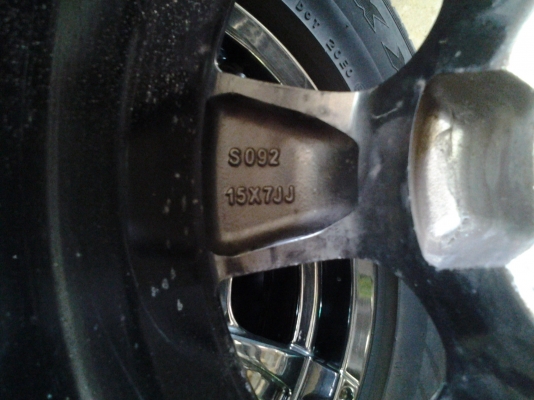 ล้อ15 พร้อมยาง สวยพร้อมใช้ ล้อ15 พร้อมยาง สวยพร้อมใช้