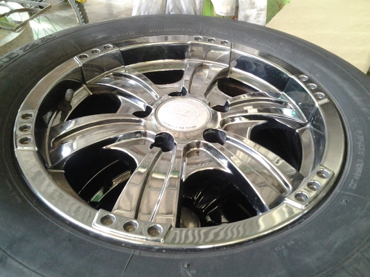 ล้อ15 พร้อมยาง สวยพร้อมใช้ ล้อ15 พร้อมยาง สวยพร้อมใช้