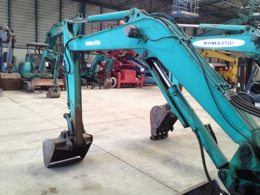 ขายด่วน KOMATSU PC30-7E นำเข้า เก่านอกจากญี่ปุ่น ขายด่วน KOMATSU PC30-7E นำเข้า เก่านอกจากญี่ปุ่น