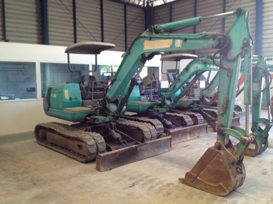 ขายด่วน KOMATSU PC40-7 นำเข้า เก่านอกจากญี่ปุ่น